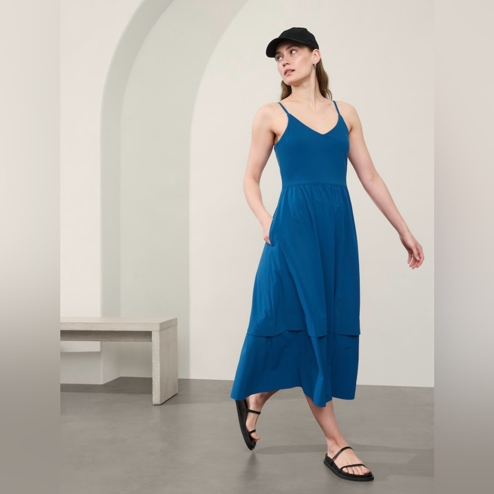 NWT-Athleta Dark Lapis Blue Elation V-Neck Hybrid Dress, Large